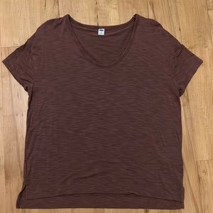 maroon short sleeved lightweight old navy tee